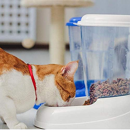 Ferplast Dry Food Dispenser for Dogs and Cats 3 Liter Zenith Practical pet Feeder Food Dispenser Biscuits for Animals, Transparent Tank with lid, Non-Slip Bottom, 20,2 x 29,2 x h 28,8 cm White