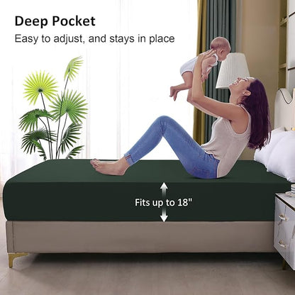 Queen Mattress Protector Waterproof, Fitted Sheet Style Breathable Mattress Cover with Deep Pocket Fits Up to 18'', Noiseless Bed Cover for Kids Adults Pets, Machine Washable (Green, 60'' X 80'')