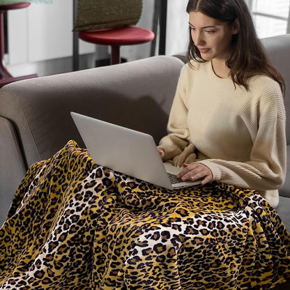 Bnuitland Leopard Print Fleece Flannel Throw Blanket with Storage Pouch for Bed Sofa Travel, 300 GSM Double Sided Super Soft Fuzzy Fluffy Cheetah Print Blanket for Adults and Kids, 50×60 inch