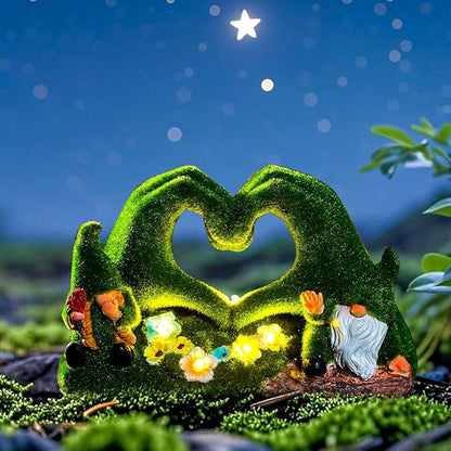 St Patricks Day Gnome Garden Gnome Statue Heart-Shaped Moss Covered Outdoor Garden Decor Cute Gnomes Decorations for Home Patio Yard Balcony Lawn Decor